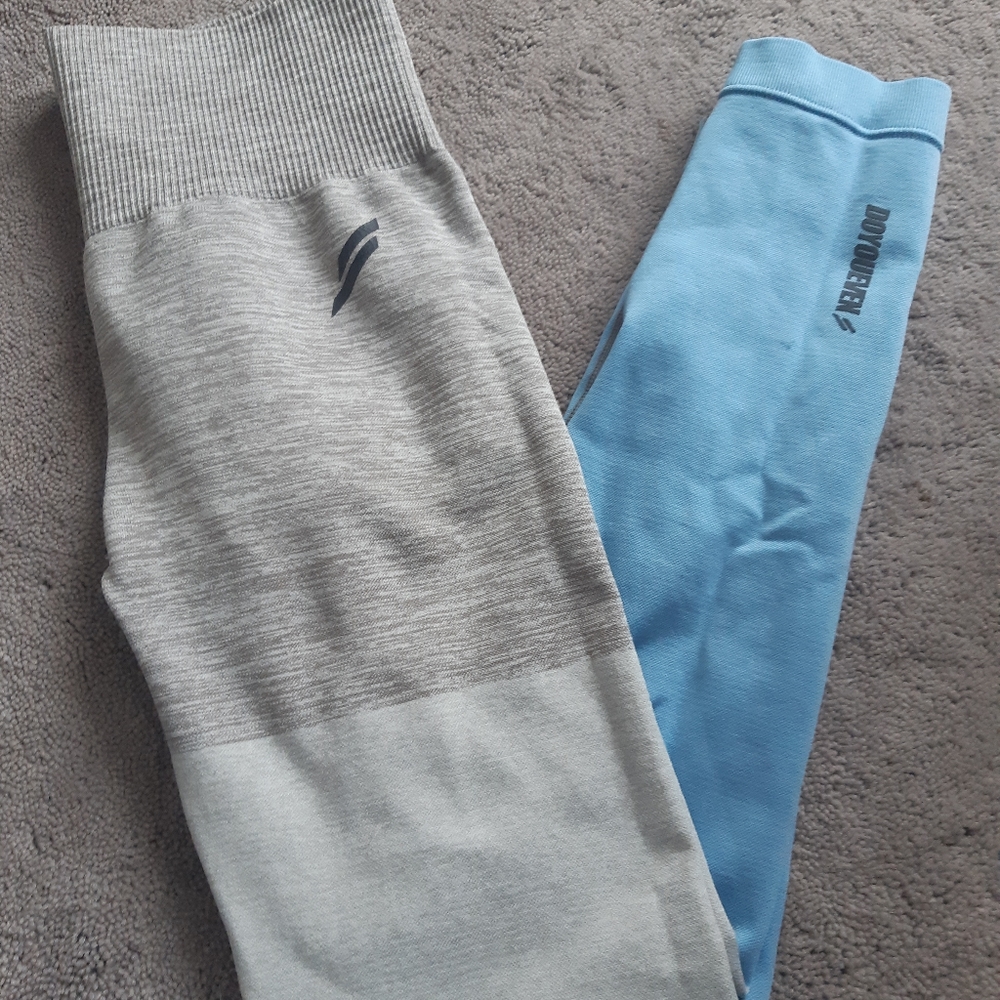 DOYOUEVEN Gray and Blue Leggings